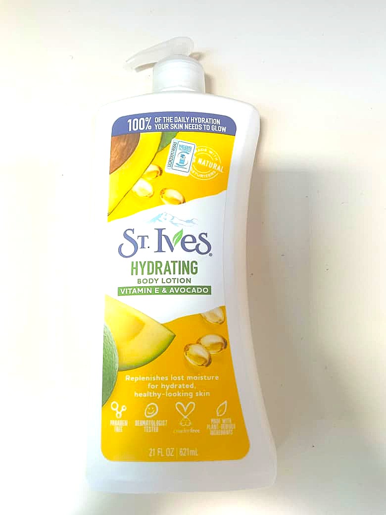 St. Ives Body Lotion Daily Hydrating Vitamin E & Avocado 621ml